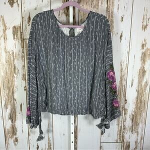 Ariat, Charcoal and Magenta Women's Blouse Floral Embroidery on Sleeves. Size XL